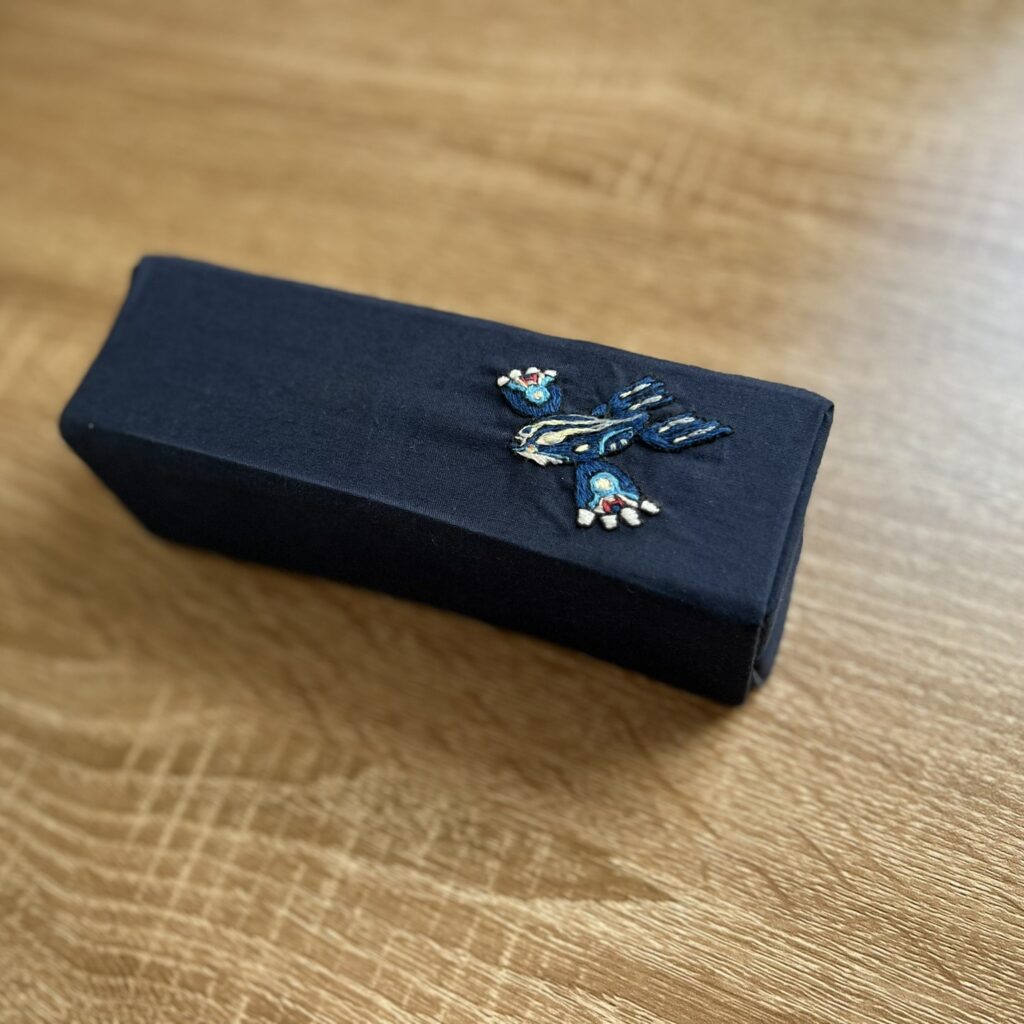 ポケモン　カイオーガ　刺繍　眼鏡ケース