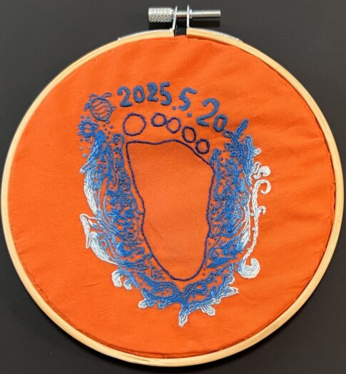 足形刺繍　イルカ　グラデーション　刺繍　海