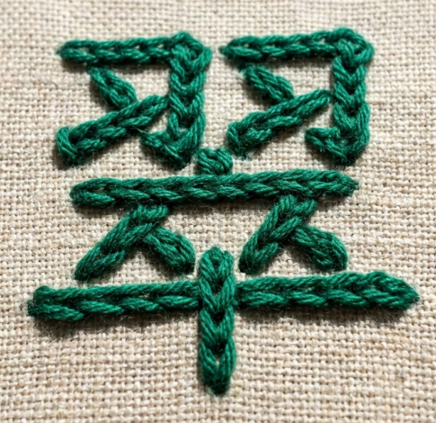 お名前　刺繍　チェーンステッチ